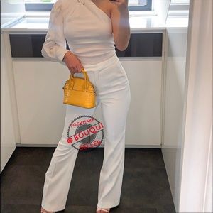 BLOGGERS FAVORITE ZARA WHITE FLARED PANTS